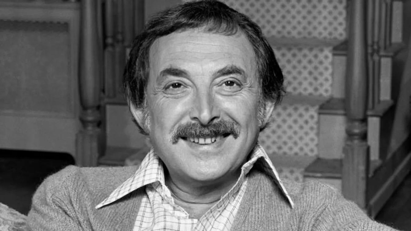 LOS ANGELES - JULY 29: Bill Macy portrays Walter Findlay on the CBS television series, "Maude."  Image dated: July 29, 1972  Los Angeles, CA. (Photo by CBS via Getty Images) 