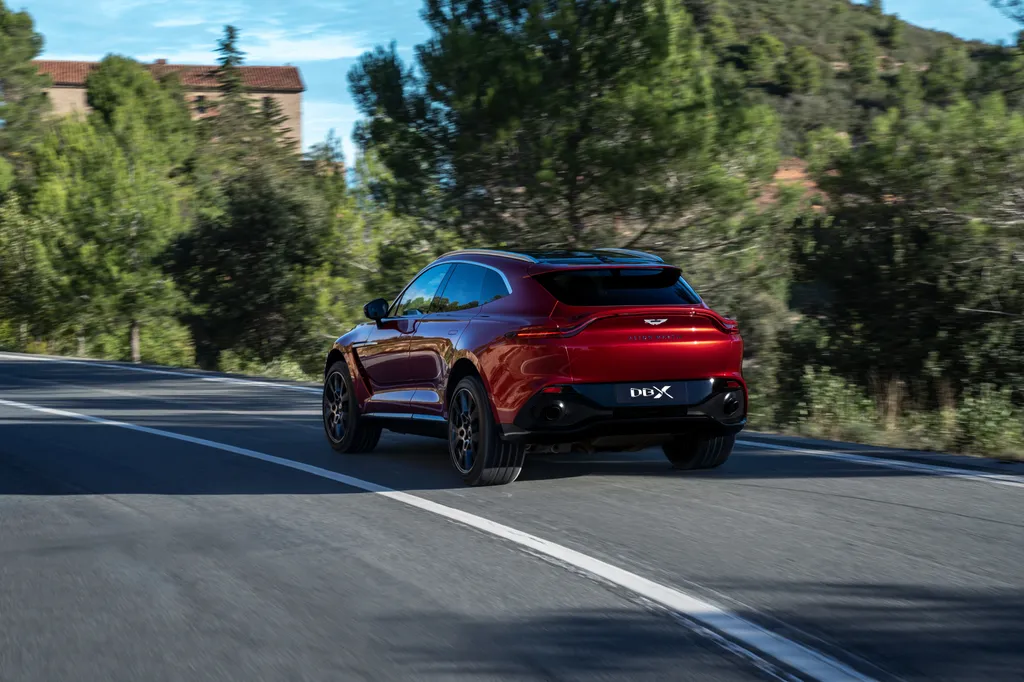 Aston Martin DBX 