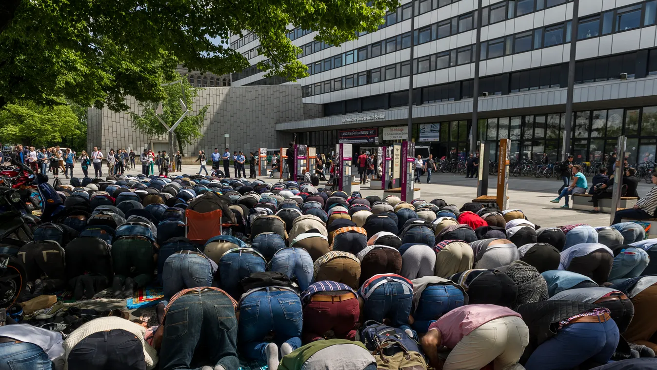 muszlim, imádság, berlin, bevándorló, migráns 