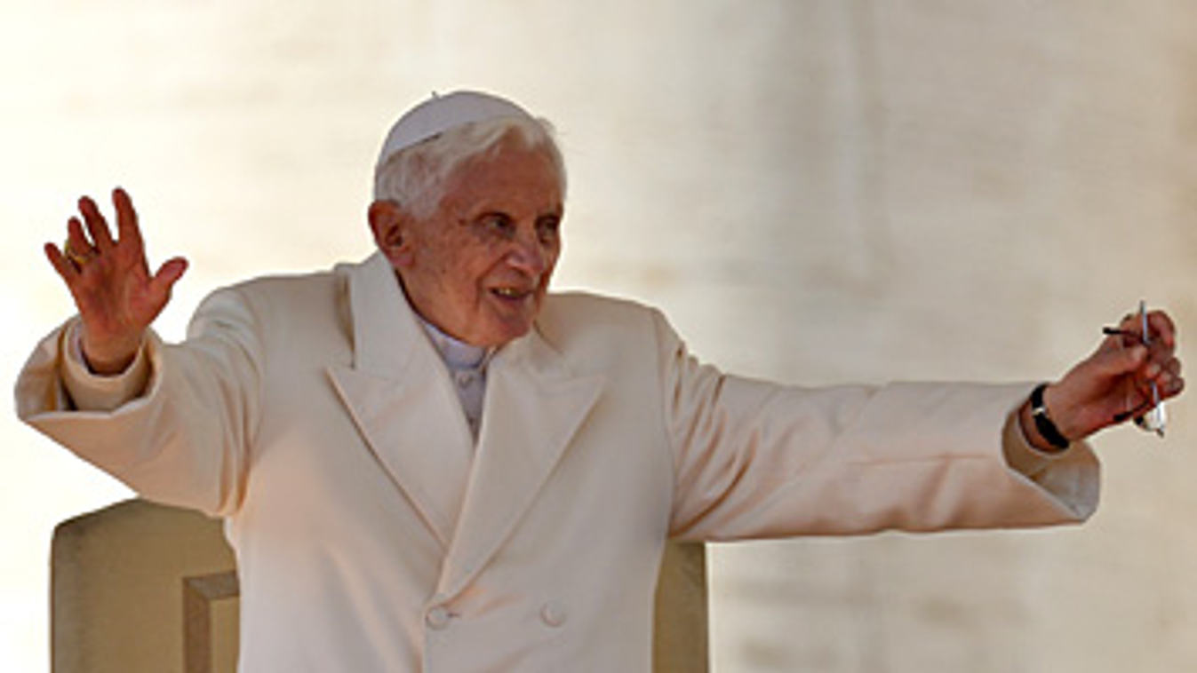 leköszönő pápa, XVI. Benedek, utolsó audiencia, szent Péter tér, vatikán, 