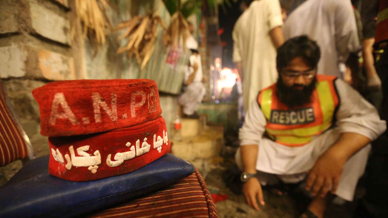 Pakisztán, öngyilkos merénylet, tálib 