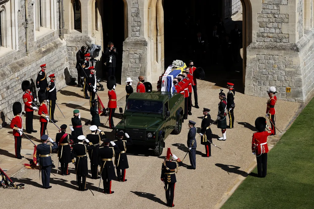 Fülöp herceg temetése, a koporsót szállító Land Rover, koporsó 