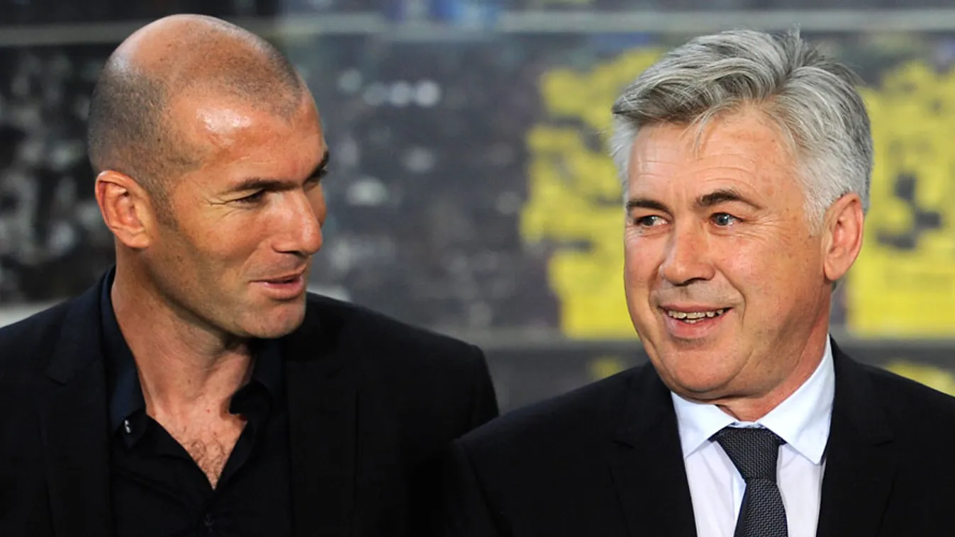 Zinedine Zidane a Real Madrid futballigazgatója és Carlo Ancelotti a Real Madrid edzője bemutatásukon Madridban, 2013