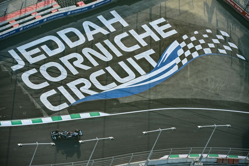 Forma-1, Lewis Hamilton, Mercedes, Szaúd-arábiai Nagydíj 2021, péntek 