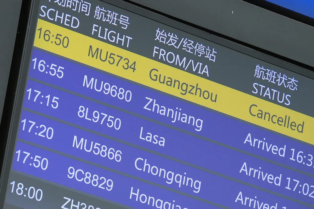 kínai utasszállító repülőgép, baleset, lezuhant repülő, China Eastern Airlines, Kunming, Guangzhou,  Boeing 737 