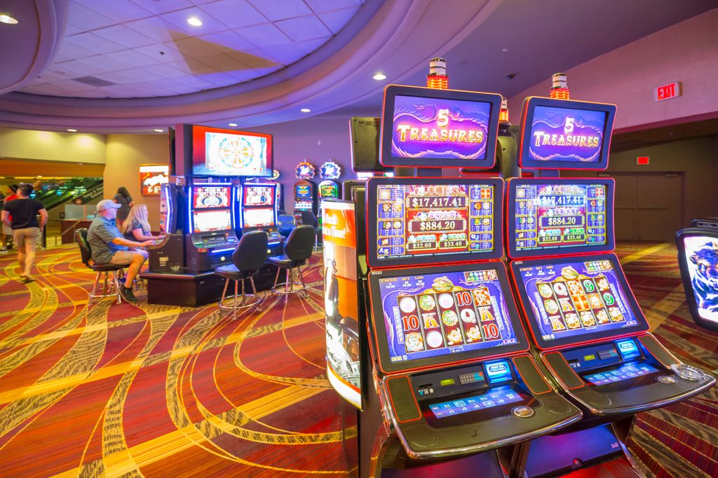 Las Vegas története View of slot machines in the Stratospher Hotel and Casino, 'The Strip' Las Vegas Boulevard, Las Vegas, Nevada, USA, North America travel destination photography colour image famous place 