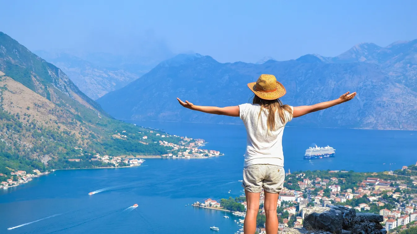 Montenegró Kotor turista tengerpart nyaralás 