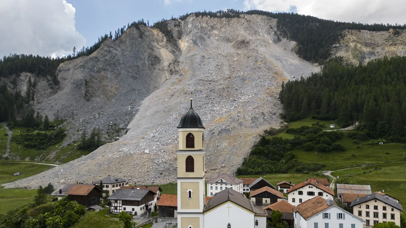 Sziklaomlás fenyegette svájci falu, Brienz, galéria, 2023 