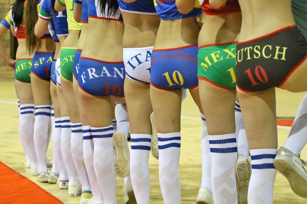 Sexy football girls take graduation photos to preheat 2018 FIFA World Cup China Chinese Shandong Yantai FIFA World Cup 