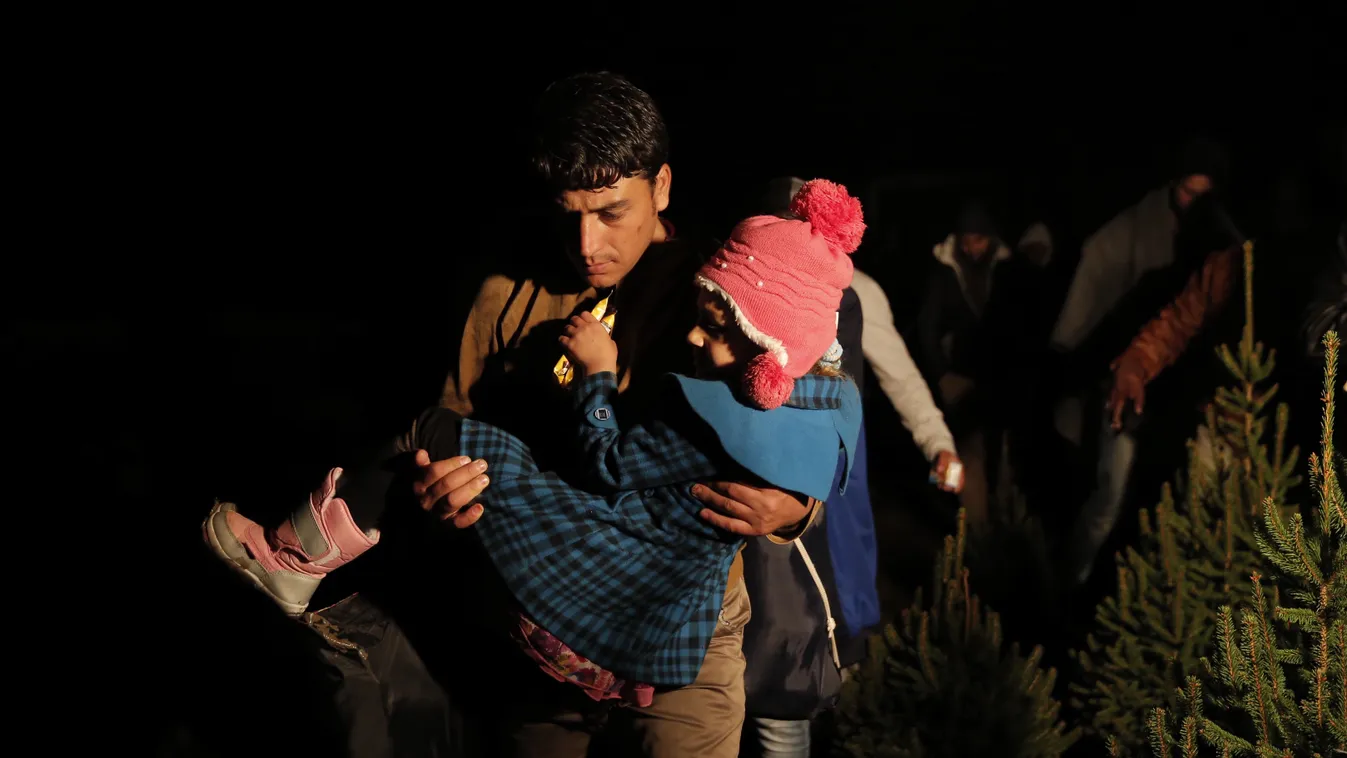 Kép leírása:menekült menekültek migráns migránsok horvát zákány 