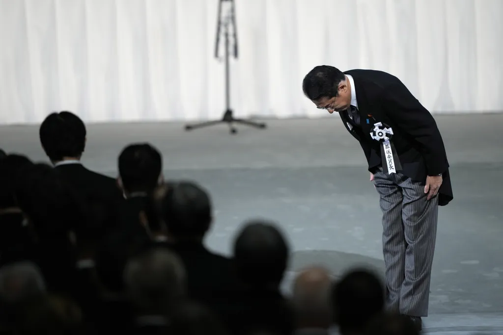 ABE, Sindzó; KISIDA, Fumio, ABE, Sindzó, temetés, tokió, politikus, merénylet, lelőtték, 2022. 09. 27., Nippon Budokan sportcsarnok 