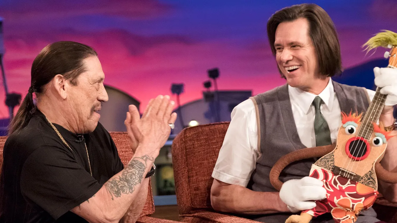101-Green Means Go EPISODIC Jim Carrey as Jeff Pickles and Danny Trejo as himself in KIDDING (Season 1, Episode 01, "Green Means Go"). - Photo: Erica Parise/SHOWTIME 