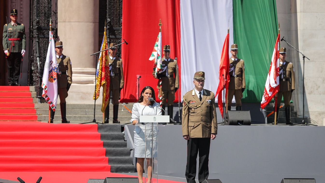 Novák Katalin, köztársasági elnök, beiktatási ceremónia,új köztársasági elnök, Kossuth tér, 2022.05.14. 