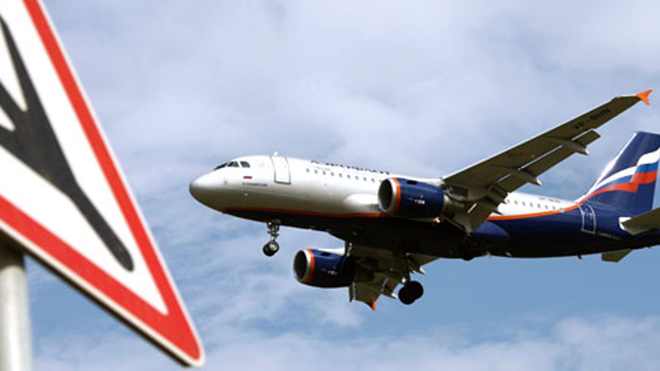 Fapados céget indít za Aeroflot, egy  Airbus A319 Moszkva felett