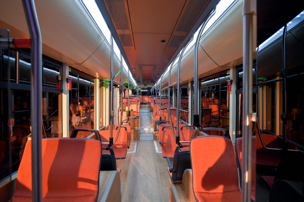 ÁLTALÁNOS KULCSSZÓ autóbusz autóbusz belső bemutató KÖZLEKEDÉSI ESZKÖZ Reform 500 