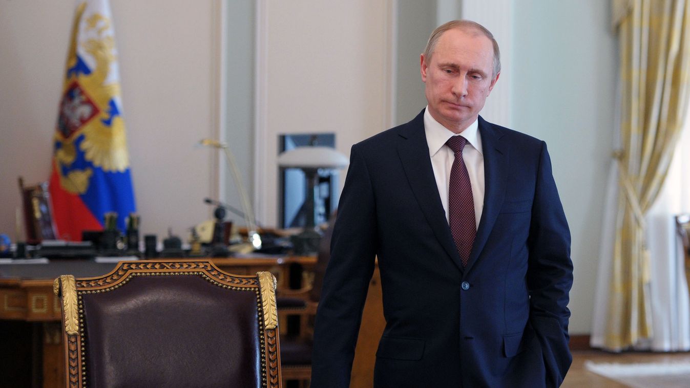 vlagyimir putyin, oroszország, ukrán válság, szék, zászló 