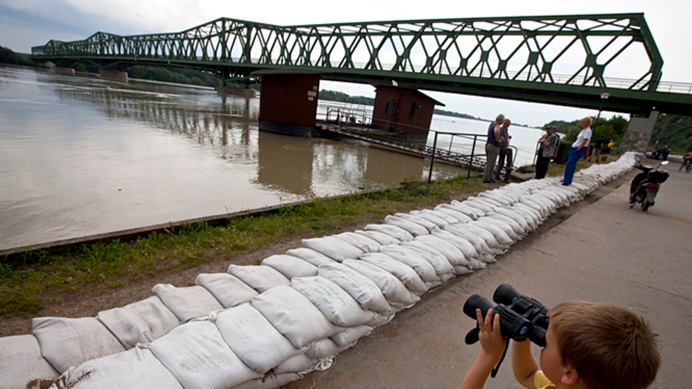 árvíz, áradás Budapesttől délre, riport, Ha vége az árnak, nem akarok homokot látni tíz évig 