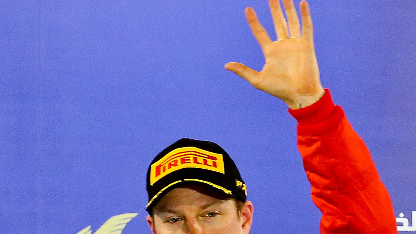 RÄIKKÖNEN, Kimi Szahír, 2014. április 19.
A második helyezett Kimi Räikkönen, a Ferrari finn versenyzője a Forma-1-es autós gyorsasági világbajnokság Bahreini Nagydíjának eredményhirdetésén a szahíri versenypályán 2014. április 19-én. (MTI/EPA/Srdjan Suki