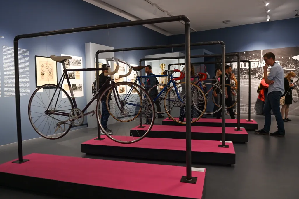 Giro d’Italia – kiállítás a Vármúzeumben 