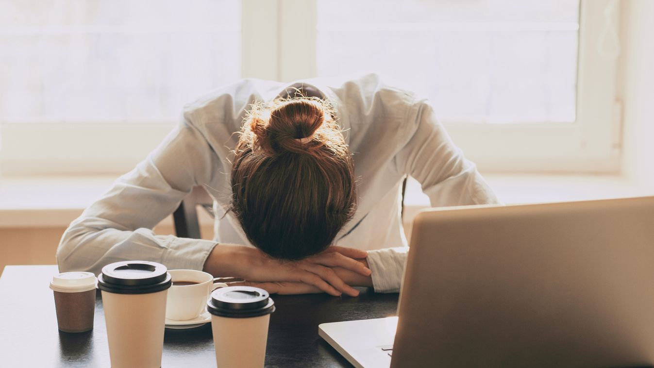 Dr. Life, Mitől vagy állandóan fáradt?, fáradtság, kimerült, munka, iroda, kávé, alváshiány 