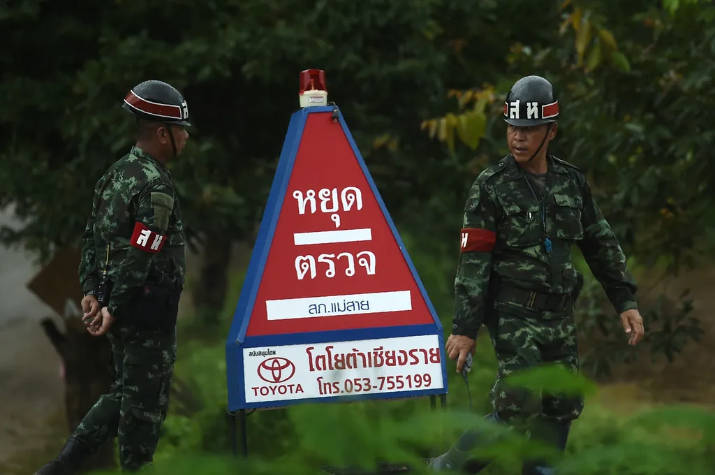 Thaiföld, Tham Luang, barlang katasztrófa, gyerekek mentése, július 10. 