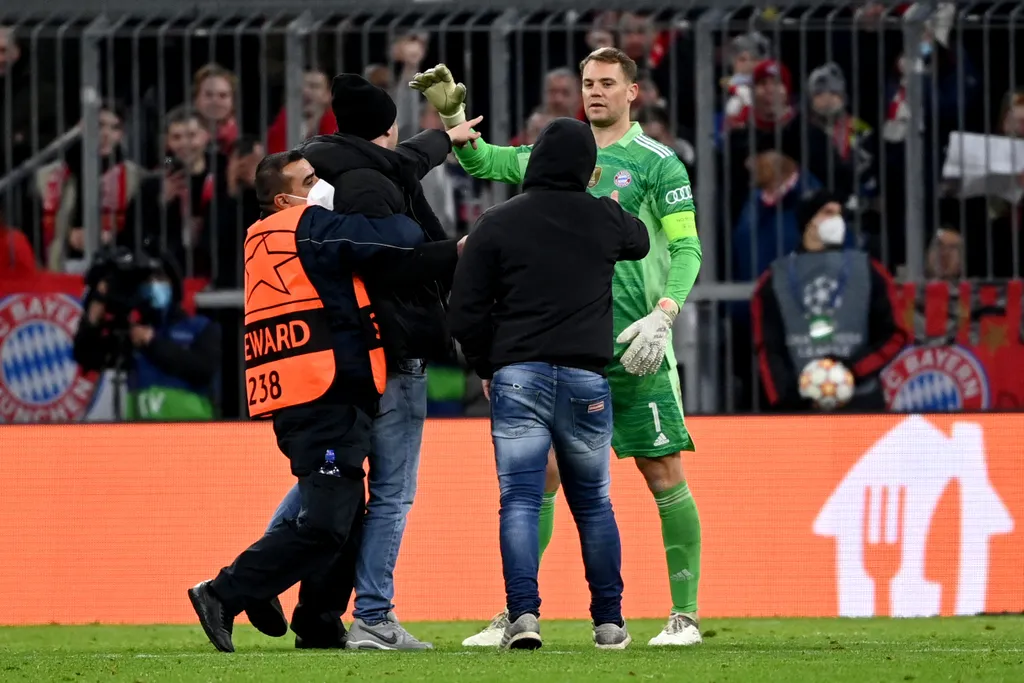 FC Bayern Munich - Benfica Lisbon Sports soccer Horizontal CHAMPIONS LEAGUE 