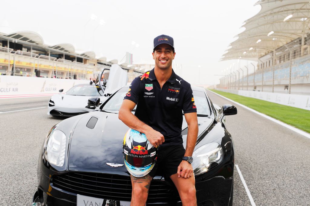 Forma-1, Bahreini Nagydíj, Pirelli Hot Laps, Aston Martin Vanquish S, Daniel Ricciardo 