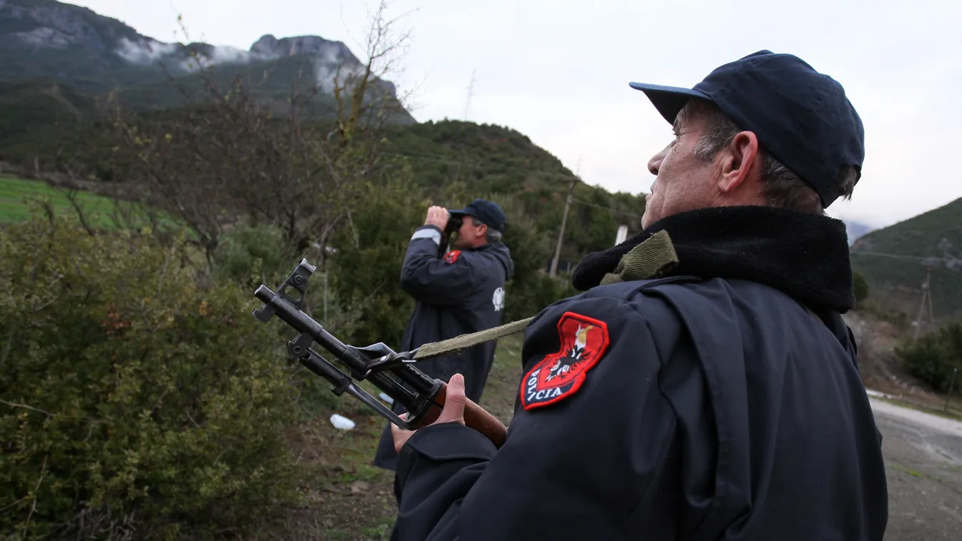 Menekült, migráns, rendőr, Albánia 