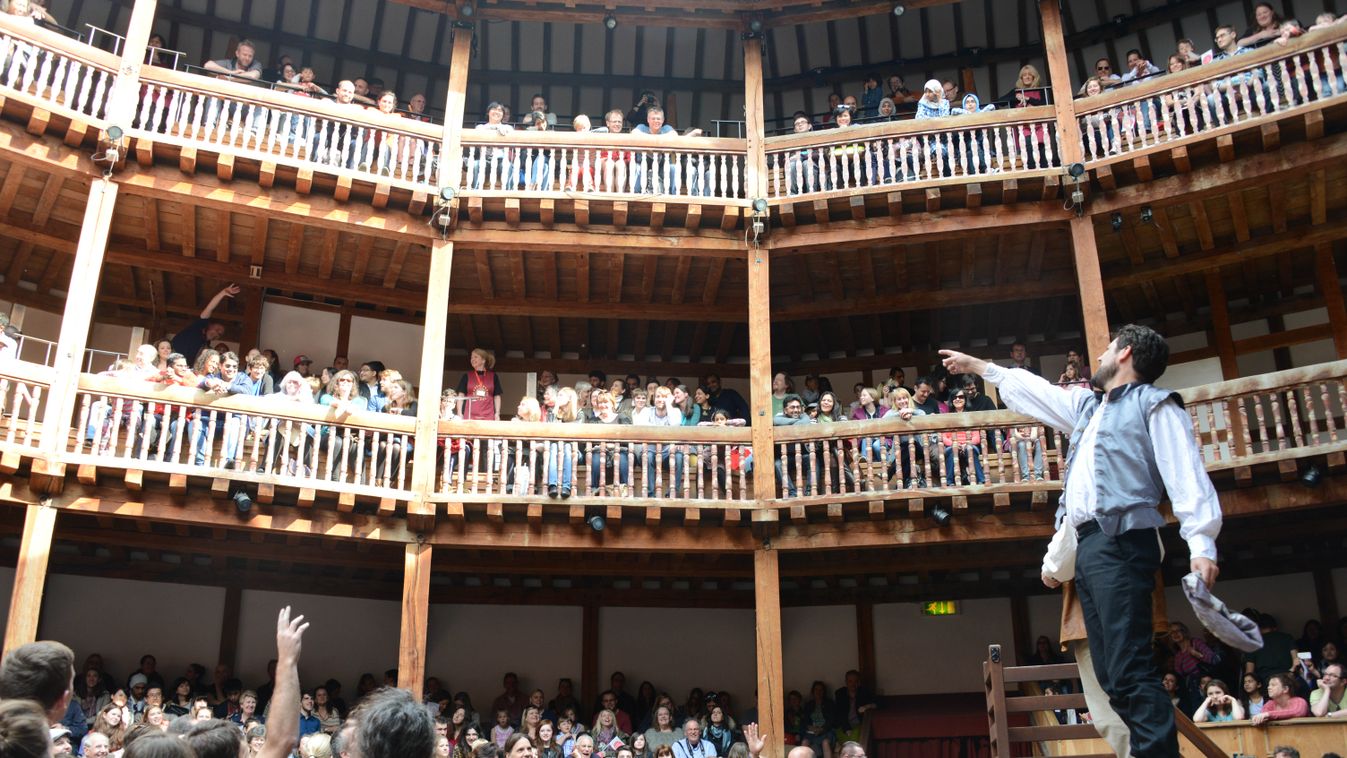 United Kingdom: Fans celebrate Shakespeare's 450th birthday at the Globe William Shakespeare The Globe Theatre BIRTHDAY London United Kingdom PLAY MUSICAL SQUARE FORMAT 
