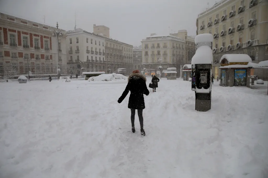 Madrid, Spanyolország, havazás, hó január, 