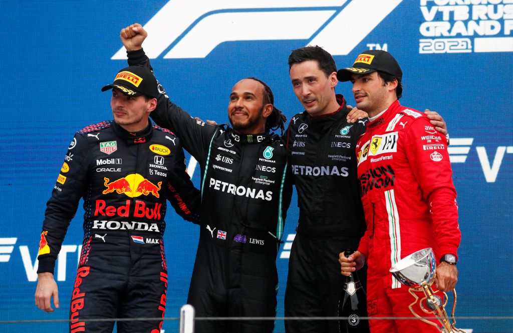 Forma-1, Orosz Nagydíj, Lewis Hamilton, Mercedes, Max Verstappen, Red Bull, Carlos Sainz, Ferrari 