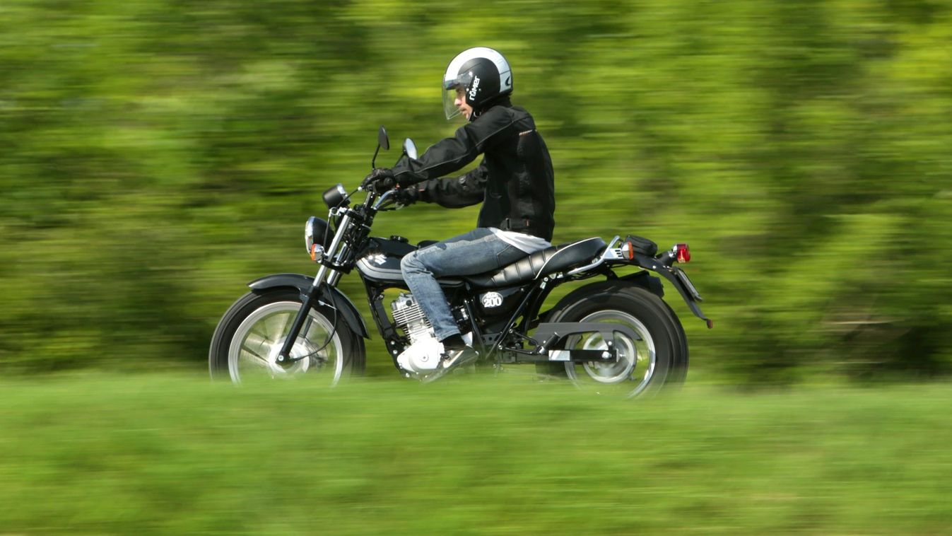 Suzuki VanVan motor közlekedés 