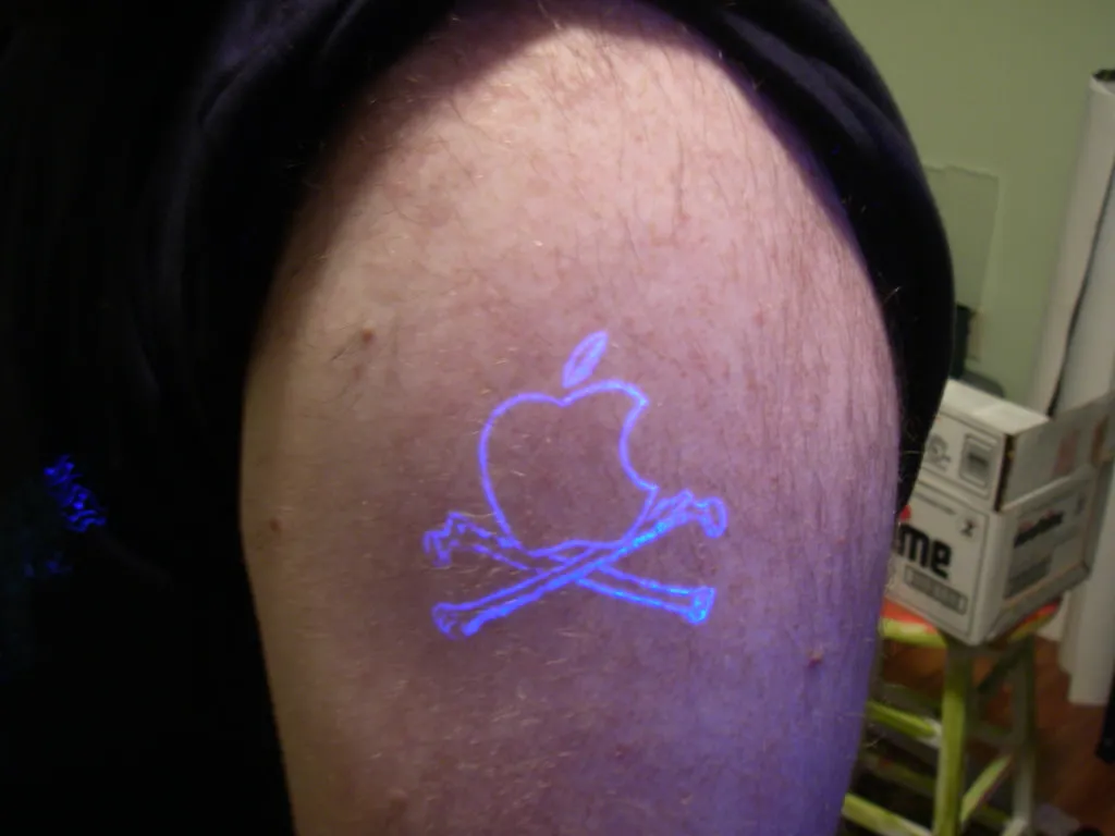 Tech, tetkó, tetoválás, menő, chip, apple 