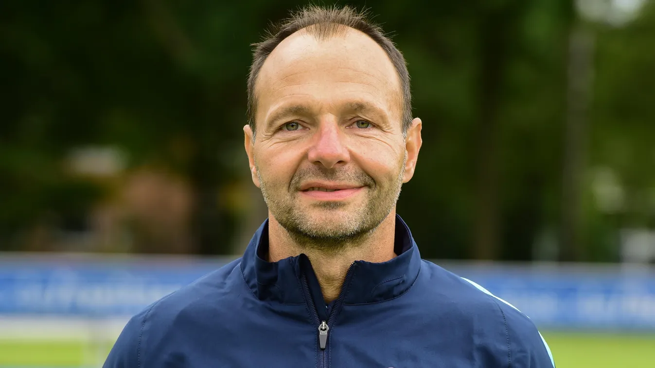 German Soccer Bundesliga 2015/16 - Photocall Hertha BSC Berlin LOGO Bundesliga Fußball Hertha BSC Berlin 2015/16 2015-2016 Männer Saison 2015-15 Fototermin Männer_Herren Herren_Männer Fußball_1._Bundesliga_Erste_Bundesliga 2015/2016 SPORT Personen Deutsch