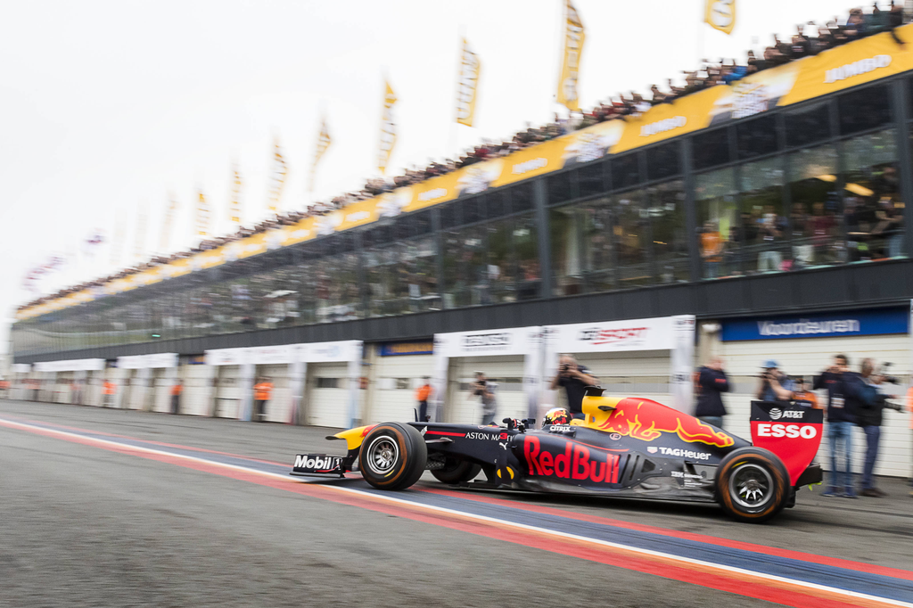 A Forma-1-es Red Bull Racing bemutatója a hollandiai Zandvoortban, Max Verstappen 