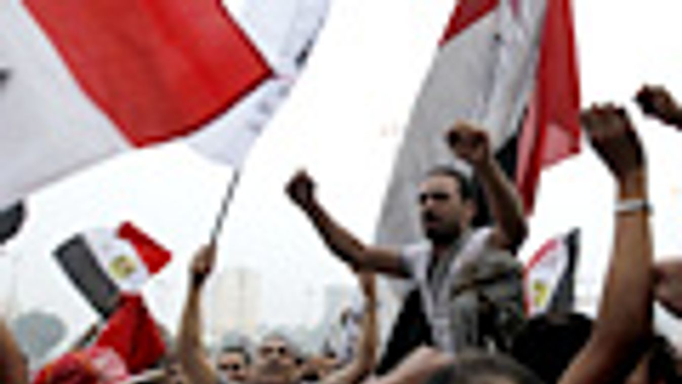 Egyiptom, választások, a Muszlim Testvériség győzelmét ünneplik Kairó utcáin