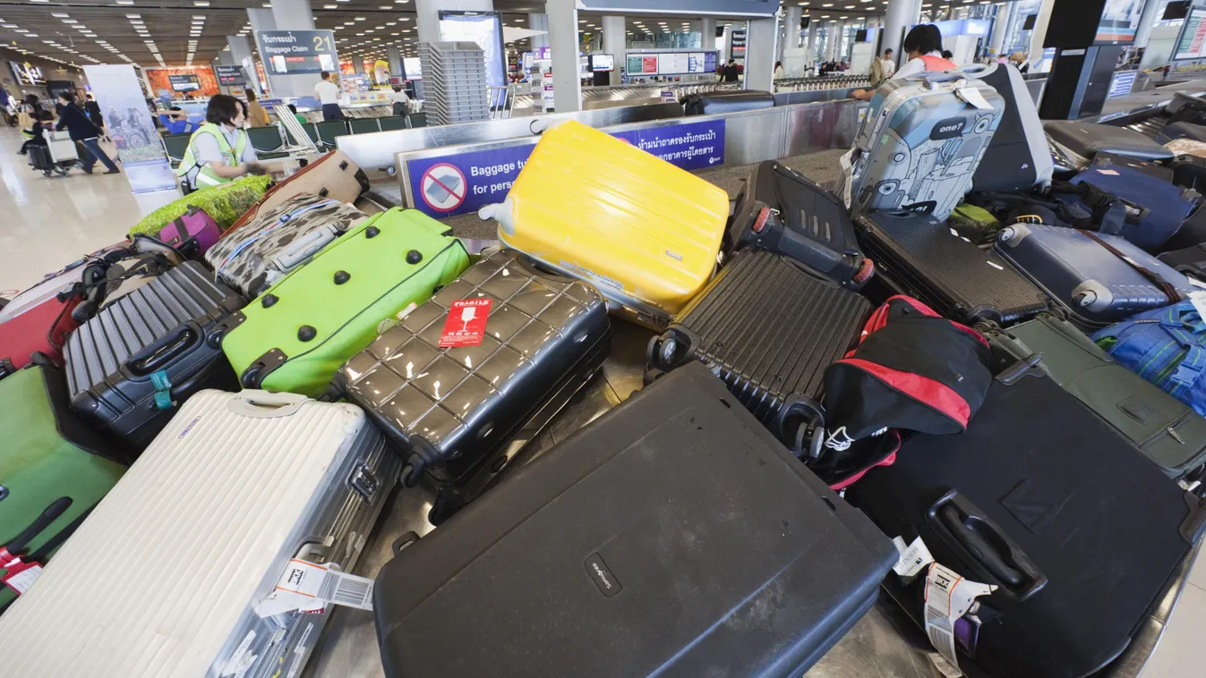 Bőrönd poggyász repülőtér reptér carousel csomaglopás 