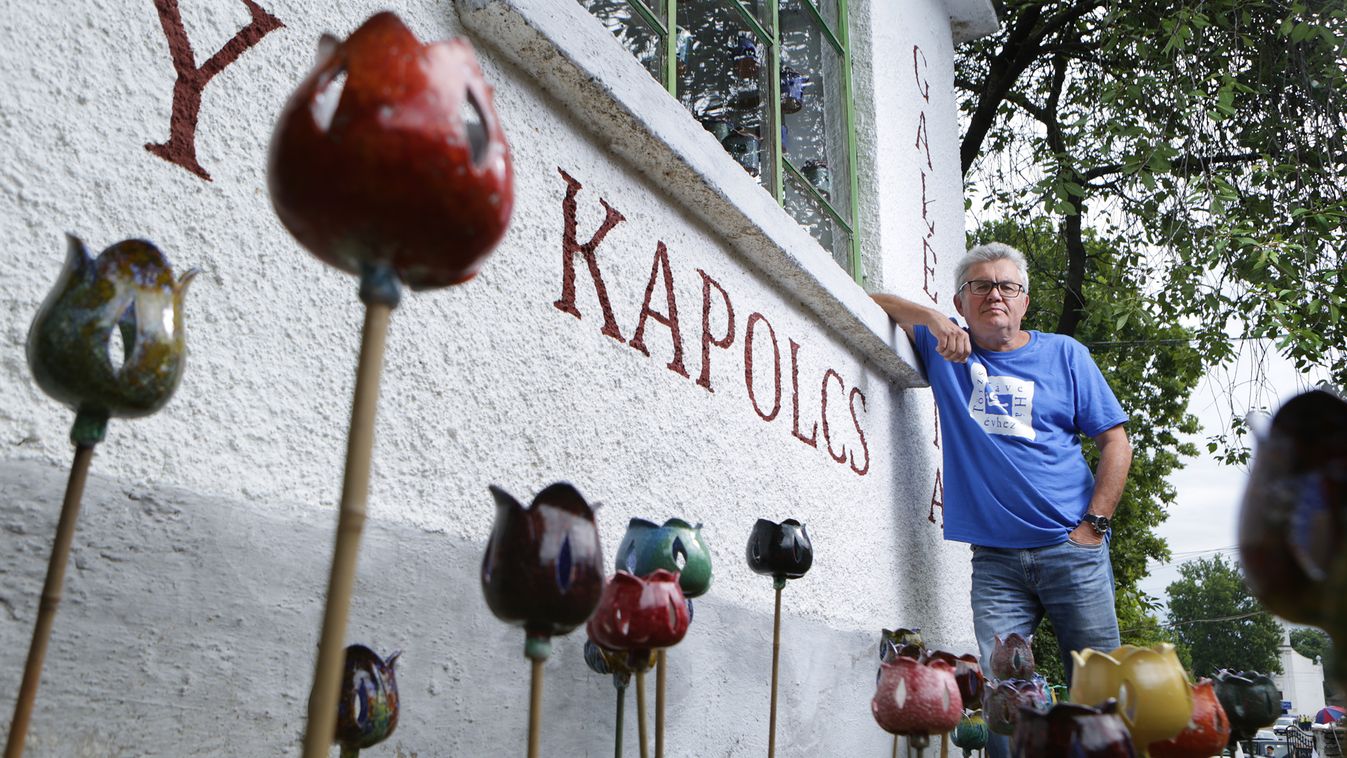 Márta István, a Művészetek Völgyének alapítója ad interjút Jankovics Mártonnak Kapolcson 2015 július 28-án  kapolcs művészetek völgye 
