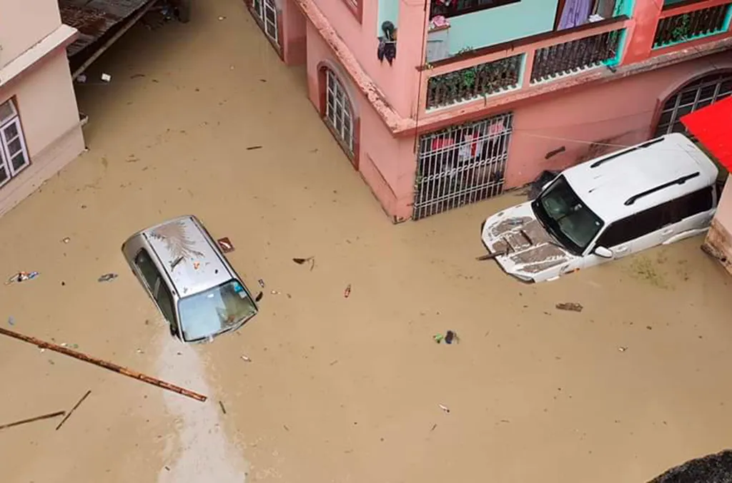 áradás, eső, sártenger, áradások, árvíz, india 