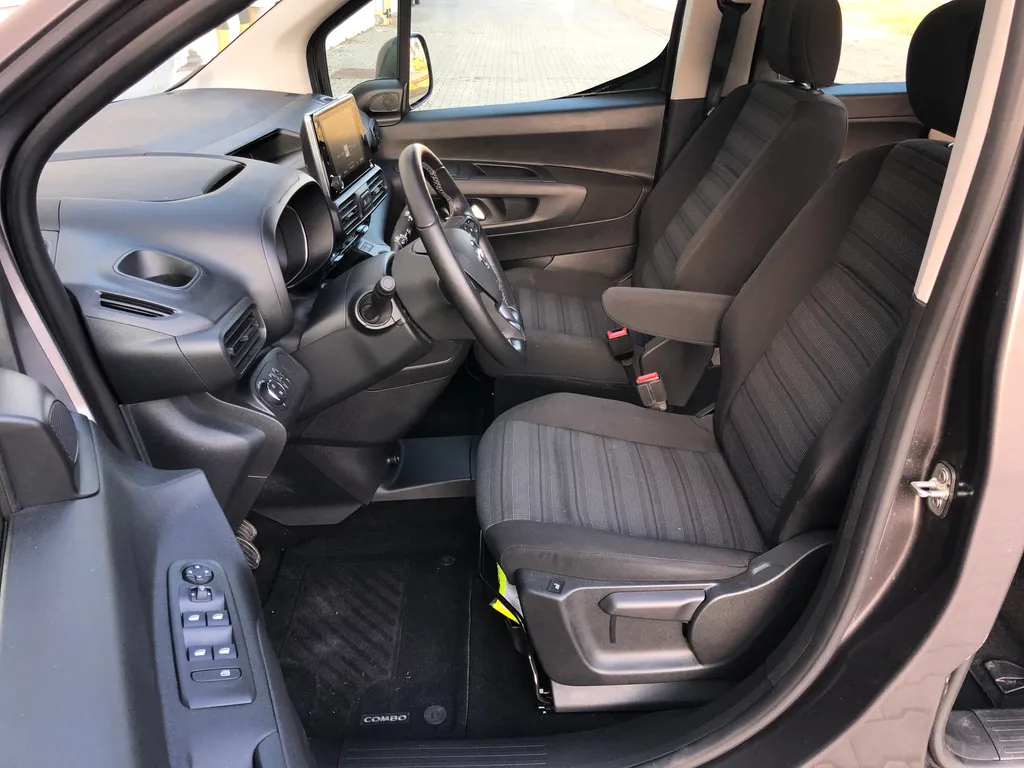 Opel Combo Life 1.5 D teszt (2020) 