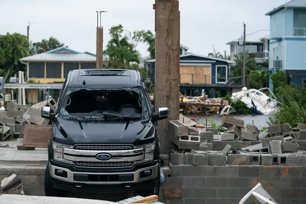 Ian hurrikán pusztított az USA-ban 
 Hurricane Ian Slams Into West Coast Of Florida GettyImageRank2 Color Image weather Horizontal 