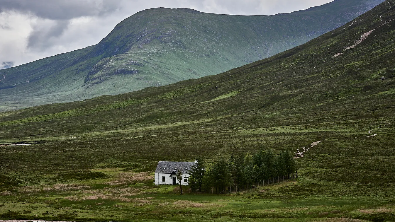 Skócia, tájkép, magányos ház 