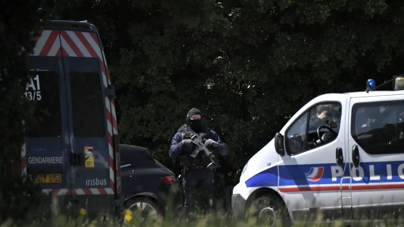 Nantes, Franciaország, támadás, késes támadás, késelés, La Chapelle-sur-Erdre rendőrőrs 