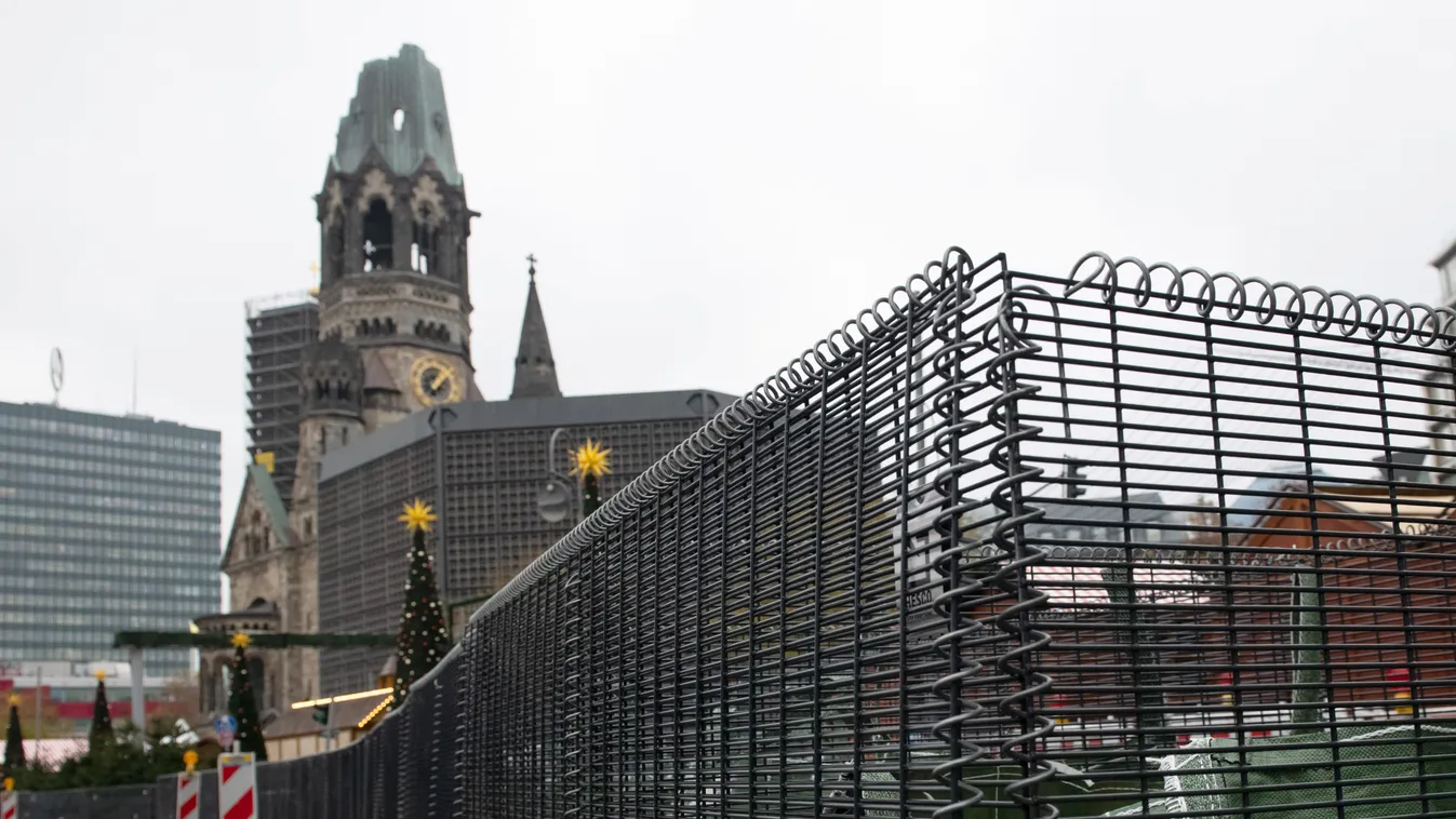 Breitscheidplatz, fallal veszik körbe a berlini karácsonyi vásárt 