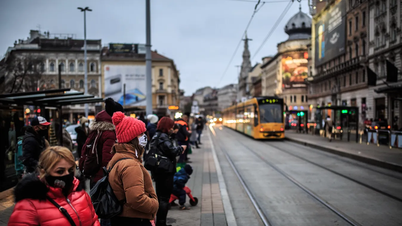 koronavírus, vírus, járvány, forgalom, tömeg, megálló, Blaha, Blaha Lujza tér, 2020.11.27. 