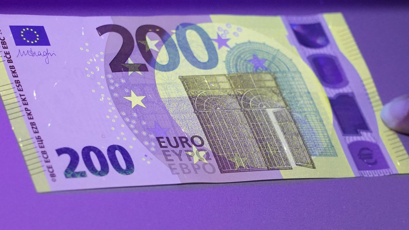 New 100- and 200-Euro notes ECONOMY FINANCE CURRENCY Banknotes 