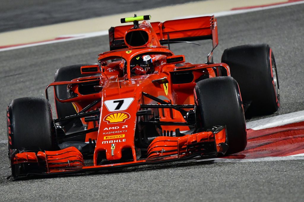 A Forma-1-es Bahreini Nagydíj pénteki napja, Kimi Räikkönen, Ferrari 
