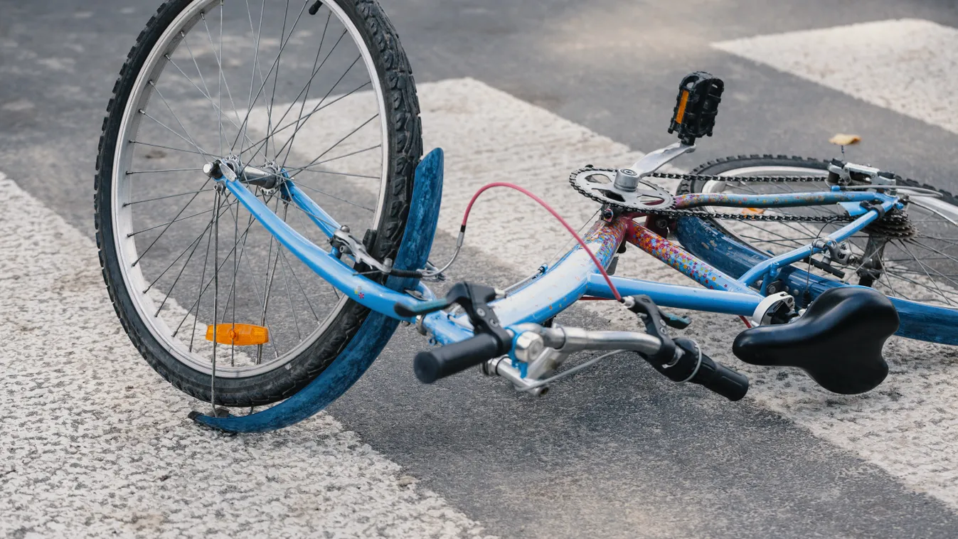 bicikli kerékpár baleset gázolás autó 