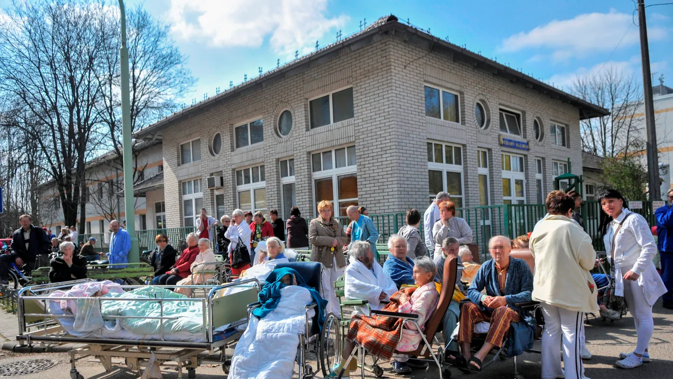 Bombafenyegetés miatt kiürítették a kórházat Orosházán 