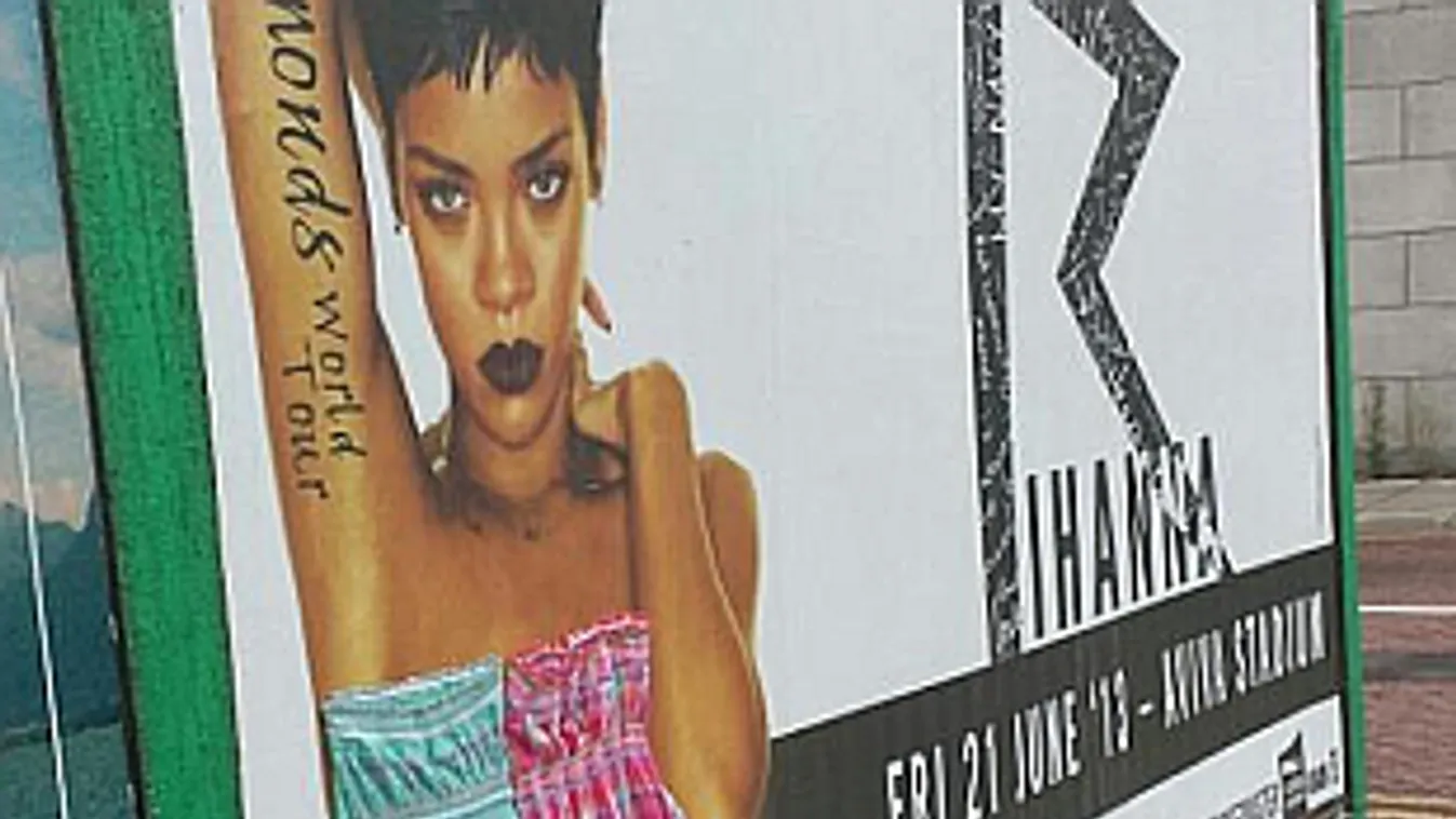 Felöltöztetett Rihanna-plakát Dublinban